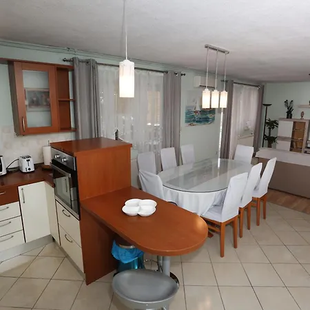 Apartment Intermezzo